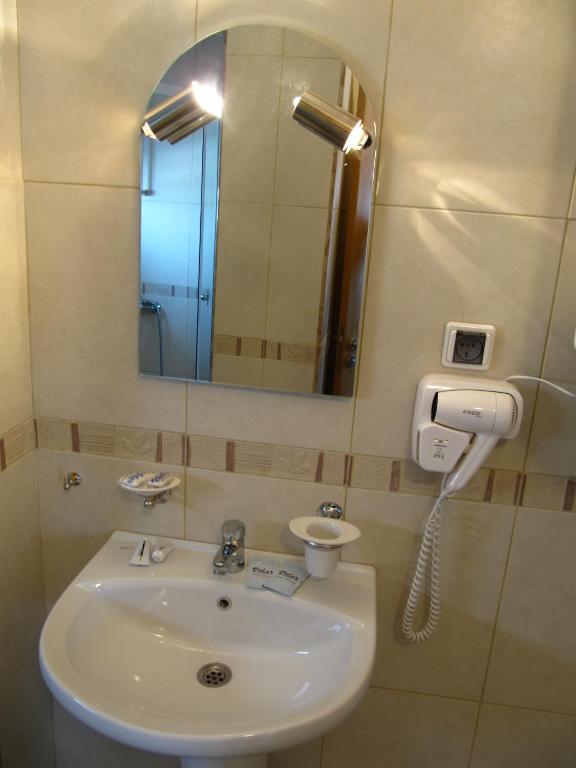 Aquilon Hotel & Thermal Pools サパレヴァ・バニャ 部屋 写真